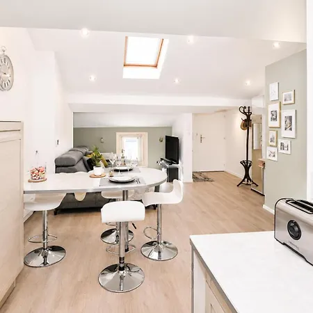 Apartment Le Chaleureux - Premium 60m2 A 200m De Place Stanislas Nancy
